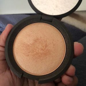Becca champagne pop